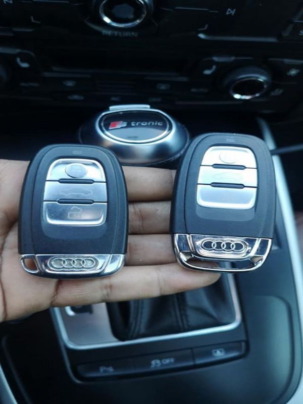 Audi oto anahtar anahtarı